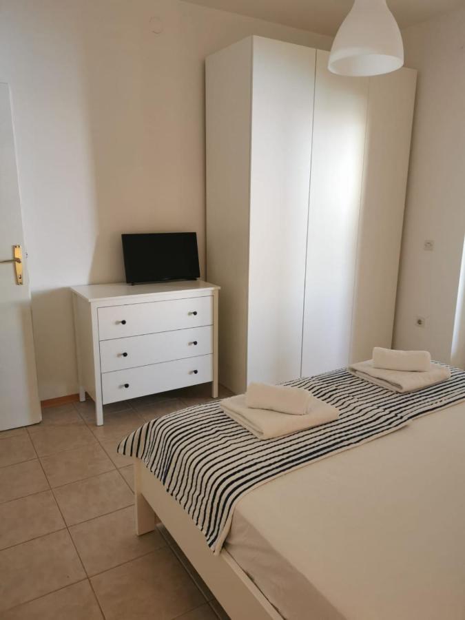 Apartments Katarina Stara Novalja Buitenkant foto